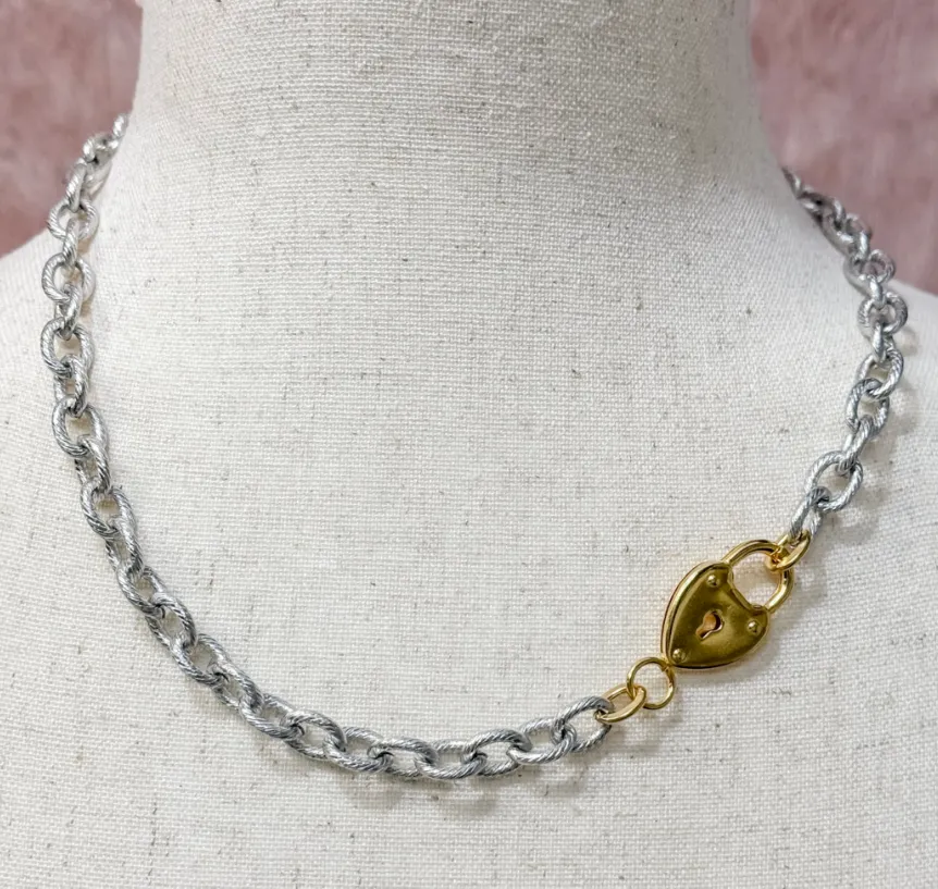 LOCK LINK NECKLACE