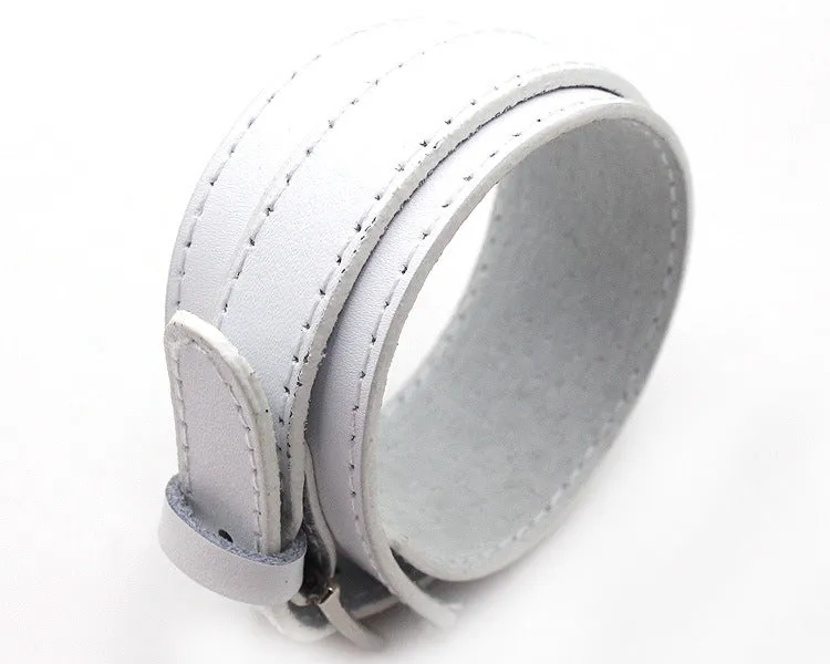 Simple leather bracelet with square buckle