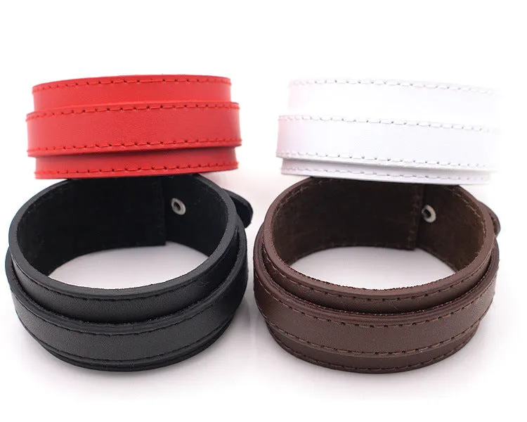 Simple leather bracelet with square buckle